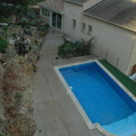 Beautiful Garden Floor With Sea View And Pool アパート