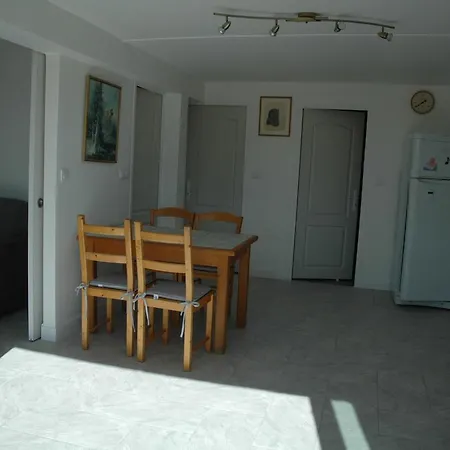 Apartamento Beautiful Garden Floor With Sea View And Pool Hyères